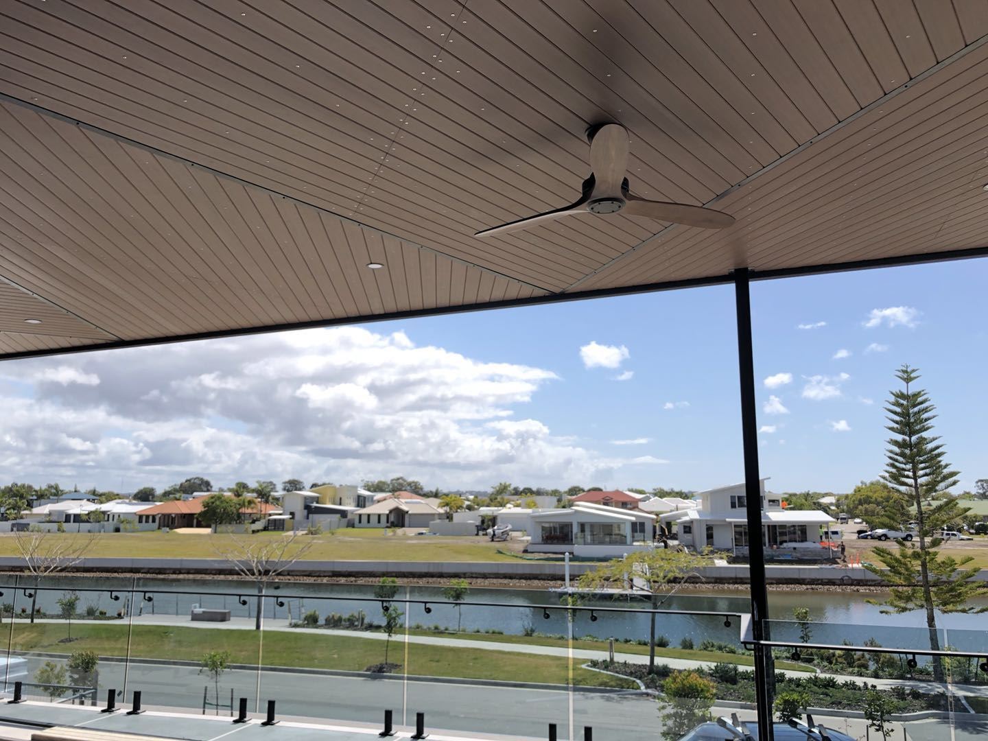 WPC msika wa msika-州圆航-Tiff3组-张丽霞